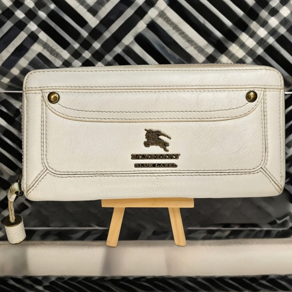 Burberry White Leather Long Wallet Blue Label - Picture 1 of 6
